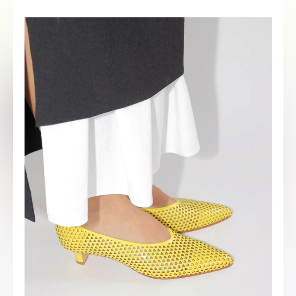 ISO Rachel Comey Clemmie Kitten heel in Banana yellow 7 *** in search of!! ***